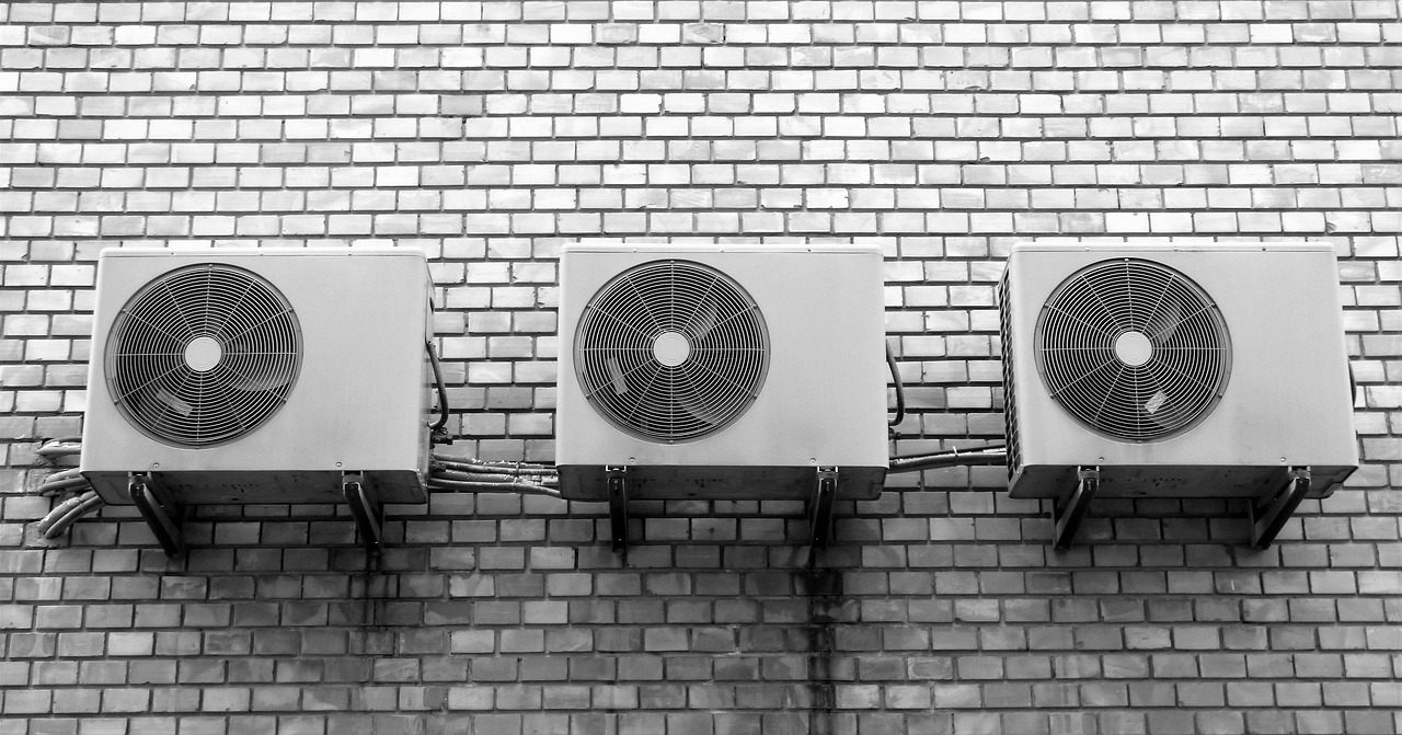 Airco installateur Alkmaar. Warmtepompen voor bedrijven en particulieren Alkmaar. Airco, Mitsubishi. Daikin. Loodgieterswerk Alkmaar. Welke airco heb ik nodig Alkmaar. 